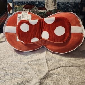 CUTE AND COZY SLEEP  MASK + NECK PILLOW  NWT
